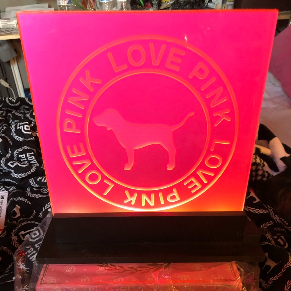VS PINK Light